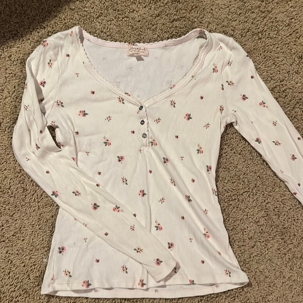 White Floral Long Sleeve With Buttons Size XS